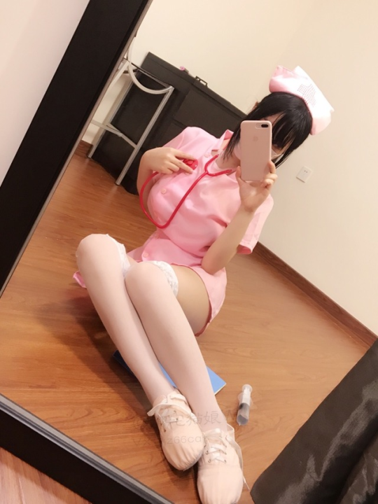 本茶坊小姐裸體自拍