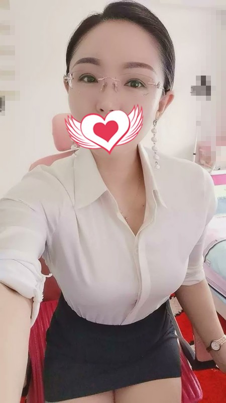 菲菲 (1).jpg