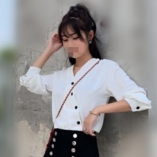 蠻清純的一個女生  我純屬推薦而已