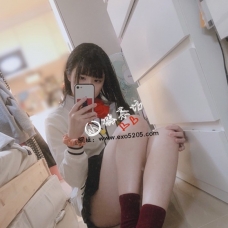 乖巧女孩兒任你擺佈 還不快來享用