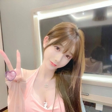 俏皮甜美笑容 高顏質美女大學生!!