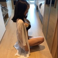 性感美腿OL，可配合衣服絲襪