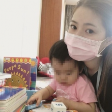 單親媽媽兼職，救助自己兒子