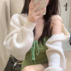 【高雄/台南】雅盈：158cm-C奶-45kg-24歲