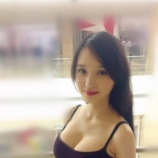 身材保養的很好“熟女”
