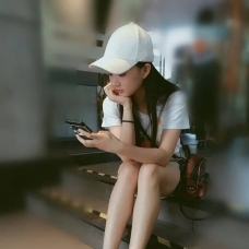 長相清純.校園小花旦喔