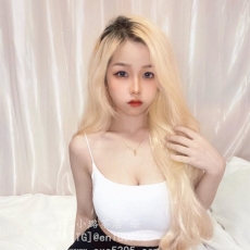 夜店辣妹超性感打扮 敢來挑戰看看嗎?